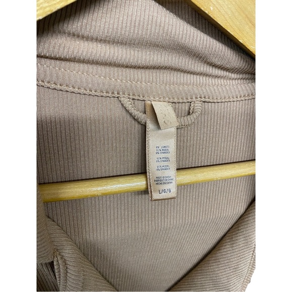 SKIMS pajama tan  button down top size large - Picture 4 of 7